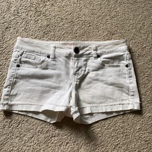 Fire Los Angeles White Mid Rise Size 3 Casual Denim Shorts